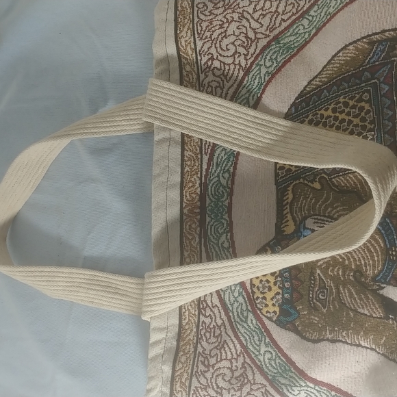 Embroidered canvas bag. - Picture 3 of 4